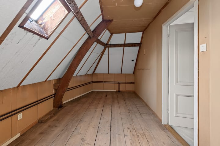 Tussenwoning te koop: Kerkstraat 1, Dieren