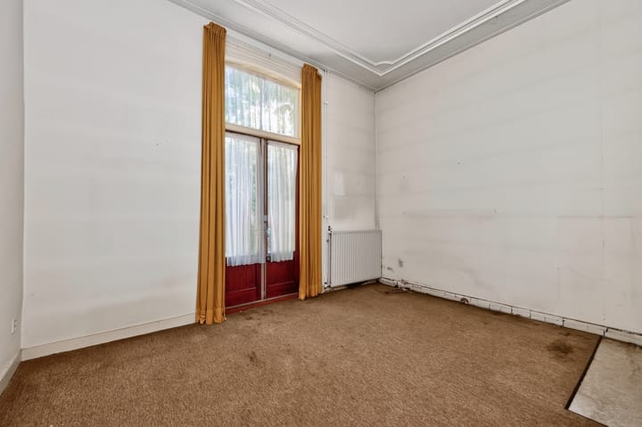 Tussenwoning te koop: Kerkstraat 1, Dieren