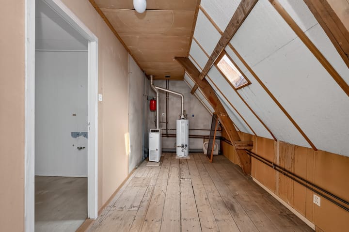 Tussenwoning te koop: Kerkstraat 1, Dieren