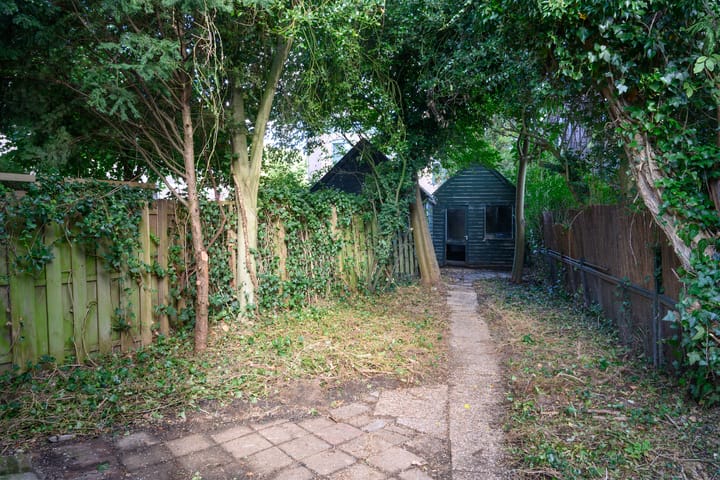 Tussenwoning te koop: Kerkstraat 1, Dieren