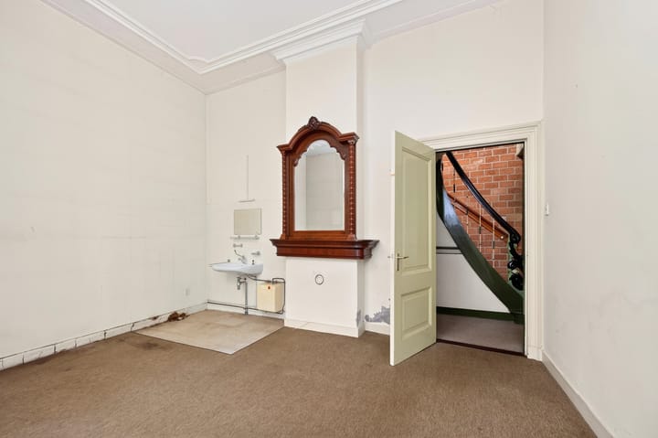 Tussenwoning te koop: Kerkstraat 1, Dieren