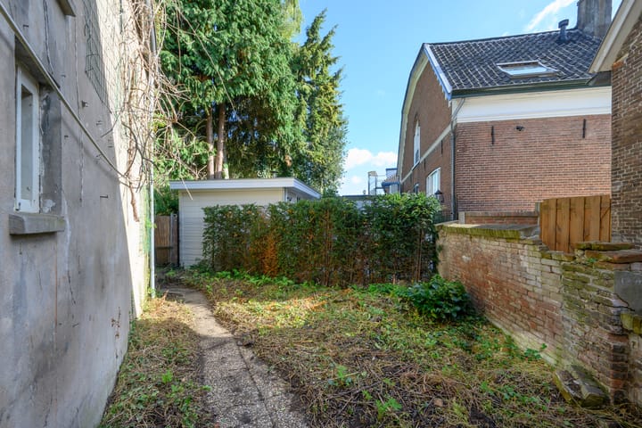 Tussenwoning te koop: Kerkstraat 1, Dieren