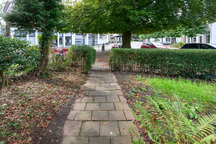 Tussenwoning te koop: Kerkstraat 1, Dieren
