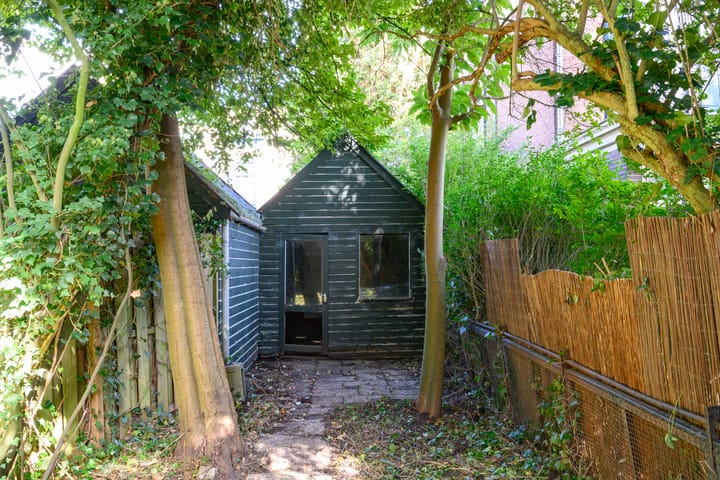Tussenwoning te koop: Kerkstraat 1, Dieren