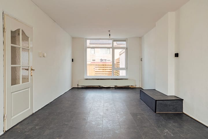 Tussenwoning te koop: Zandsteenlaan 133, Groningen
