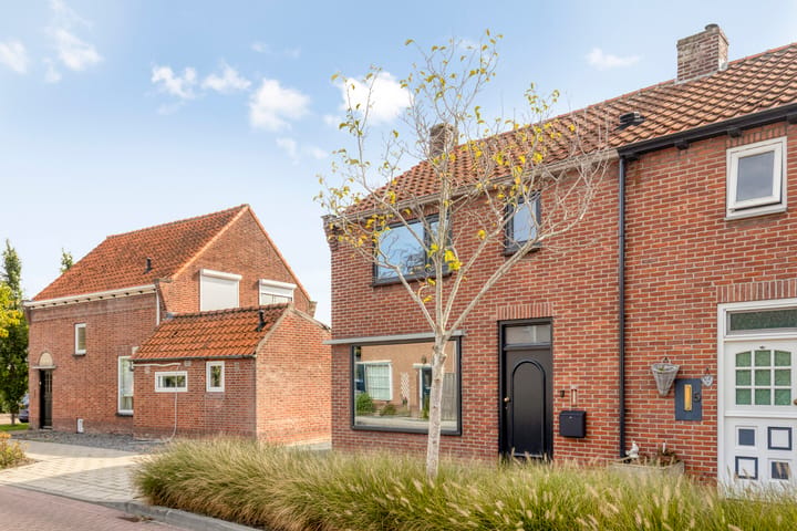 Twee-onder-één-kap te koop: Rozenstraat 3, Graauw