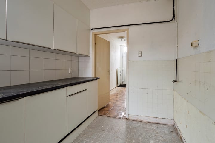 Tussenwoning te koop: Zandsteenlaan 133, Groningen