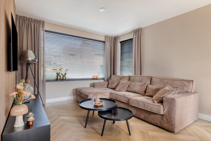 Twee-onder-één-kap te koop: Rozenstraat 3, Graauw