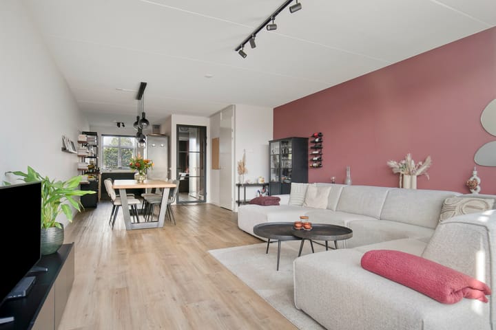 Tussenwoning te koop: Koster Nelissenstraat 5, Oirlo