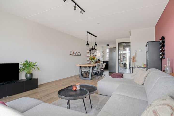 Tussenwoning te koop: Koster Nelissenstraat 5, Oirlo