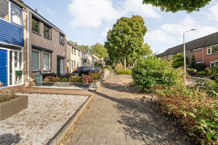 Tussenwoning te koop: Zuiderkruis 24, Hoogeveen