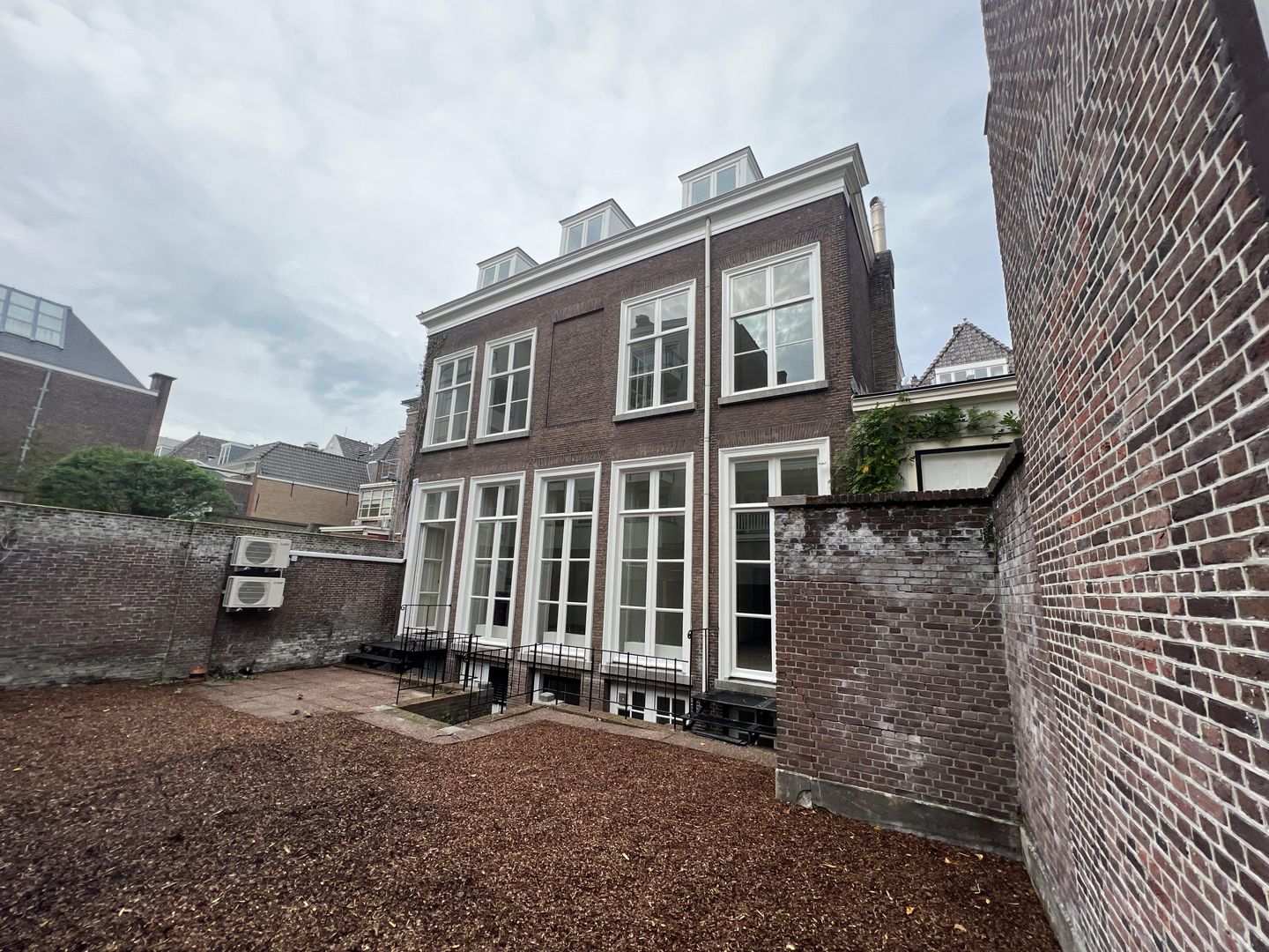 Photo 4 of Lange Voorhout 21-A