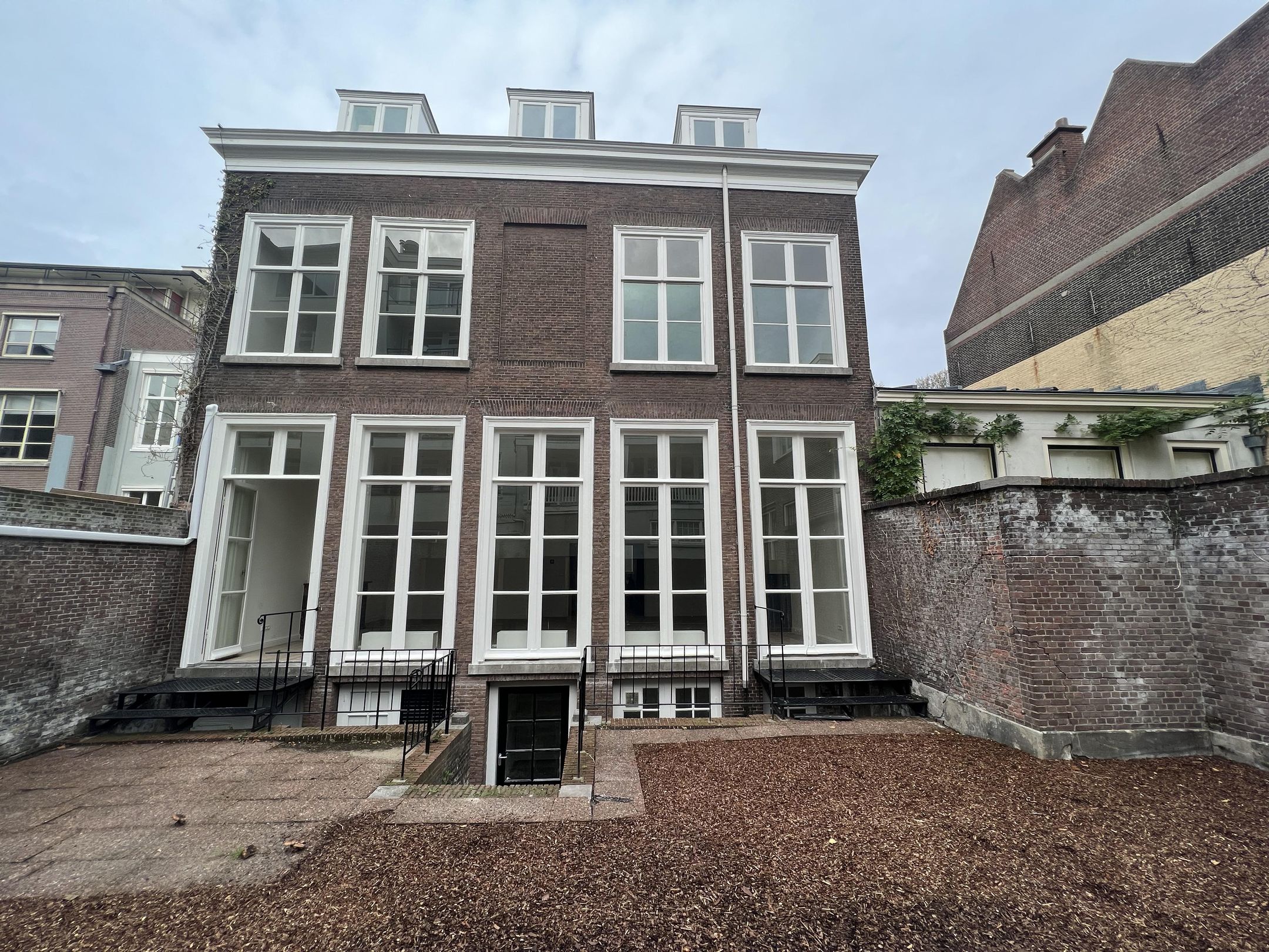 Photo 18 of Lange Voorhout 21-A