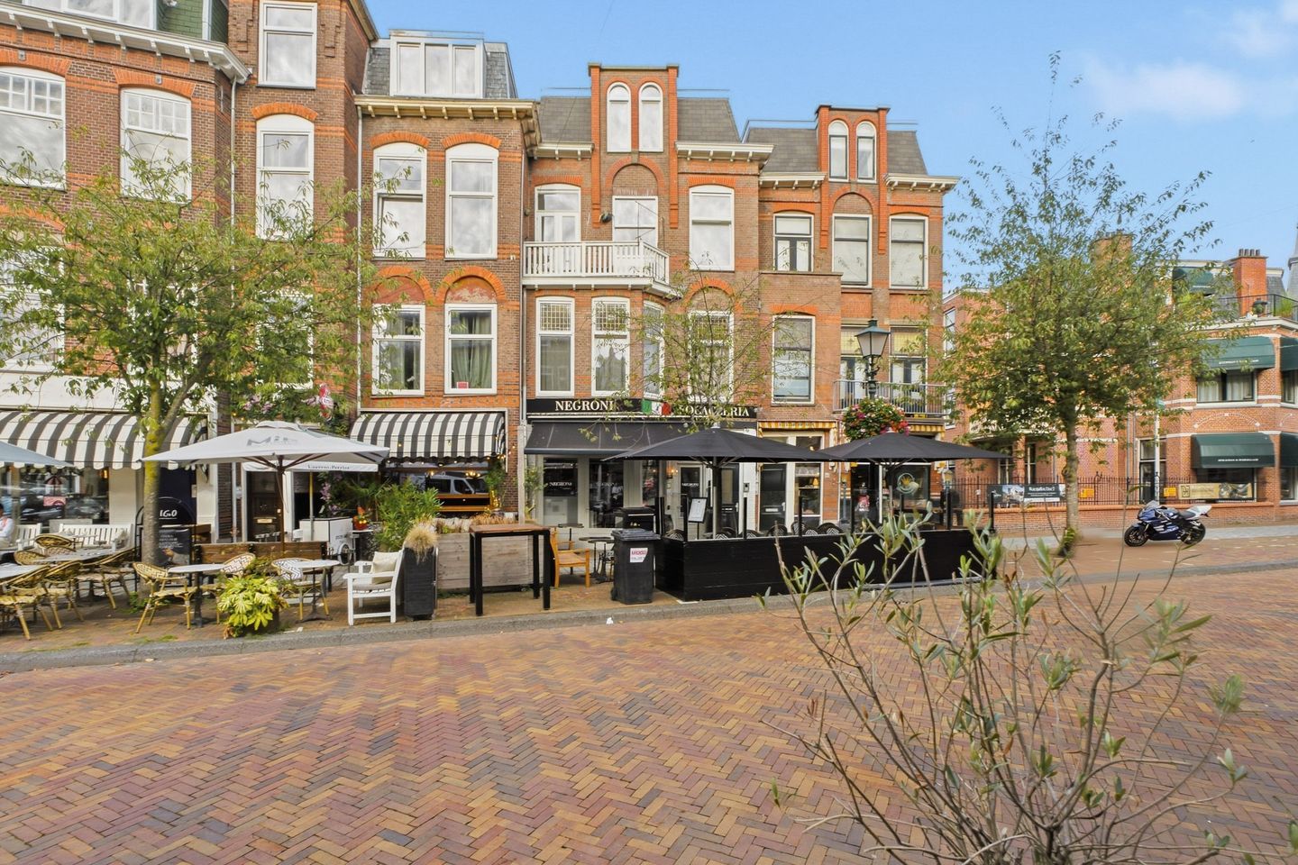 View photo 1 of Aert van der Goesstraat 44