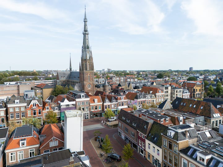 Tussenwoning te koop: Nieuweburen 134, Leeuwarden