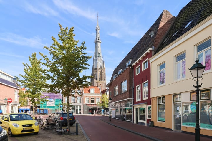 Tussenwoning te koop: Nieuweburen 134, Leeuwarden
