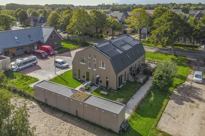 Tussenwoning te koop: Veluweweg 43F, Waarland