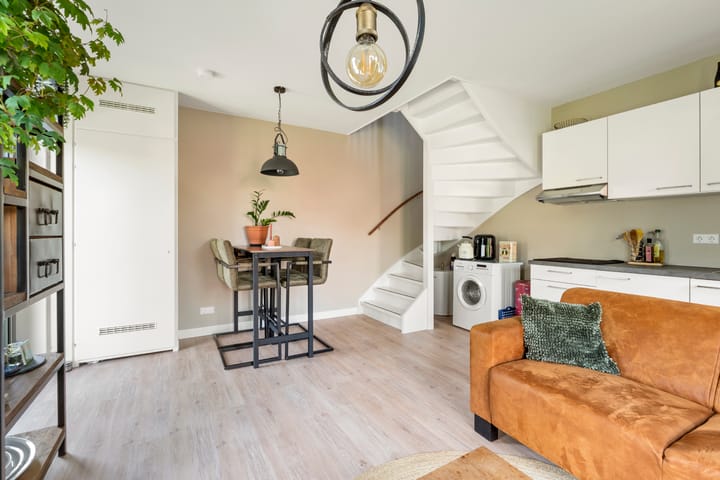 Tussenwoning te koop: Veluweweg 43F, Waarland
