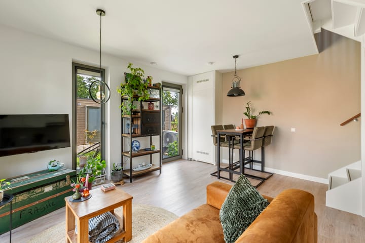 Tussenwoning te koop: Veluweweg 43F, Waarland