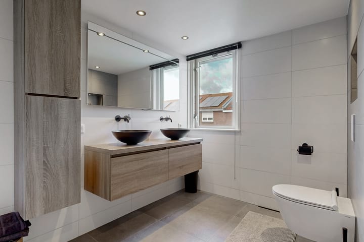 Tussenwoning te koop: Hortensiastraat 16, Alphen Aan Den Rijn