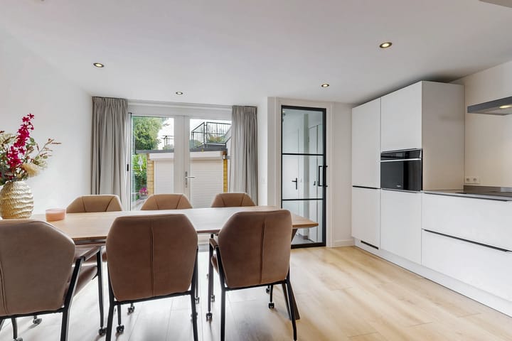 Tussenwoning te koop: Hortensiastraat 16, Alphen Aan Den Rijn
