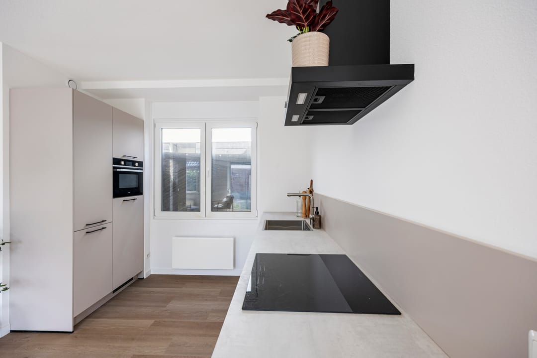 Photo 13 of Nassaustraat 102-B