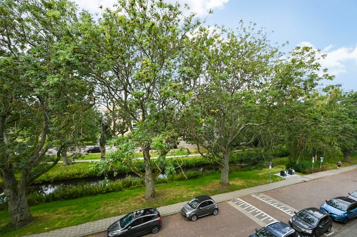 Appartement te koop: Aart van der Leeuwkade 36, Voorburg