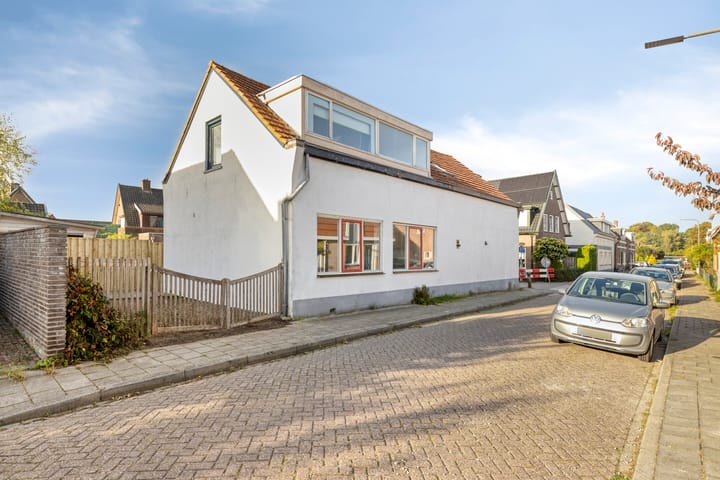 Twee-onder-één-kap te koop: Jacobastraat 1A, Velp (Ge)