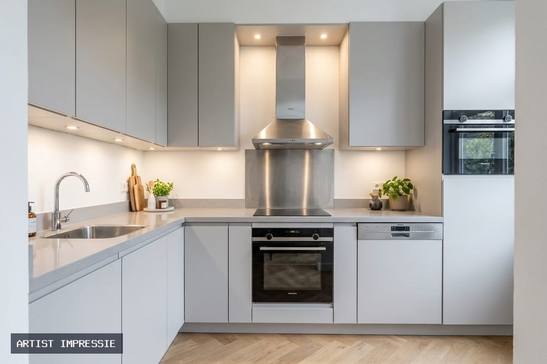 Photo 13 of Floresstraat 77