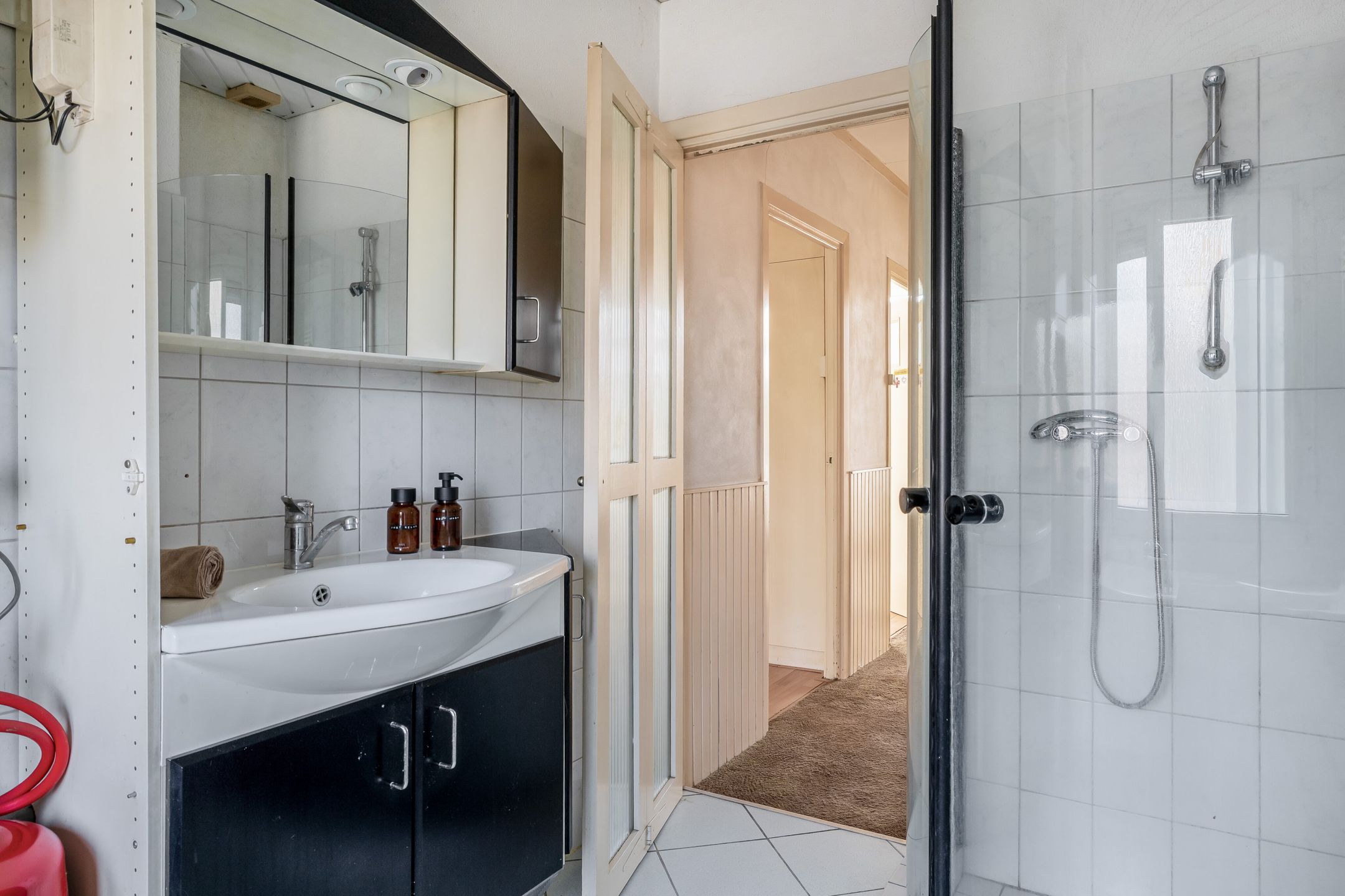Photo 24 of Floresstraat 77