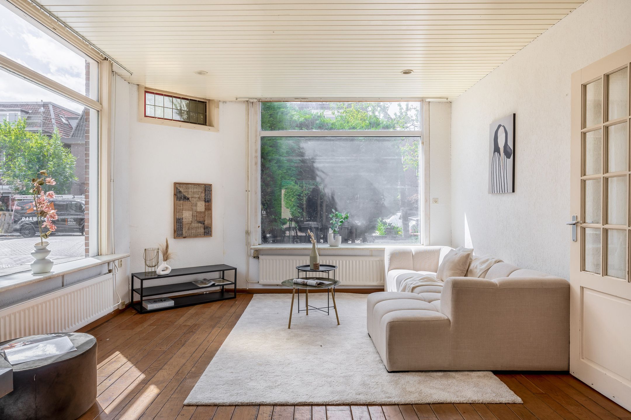 Photo 9 of Floresstraat 77