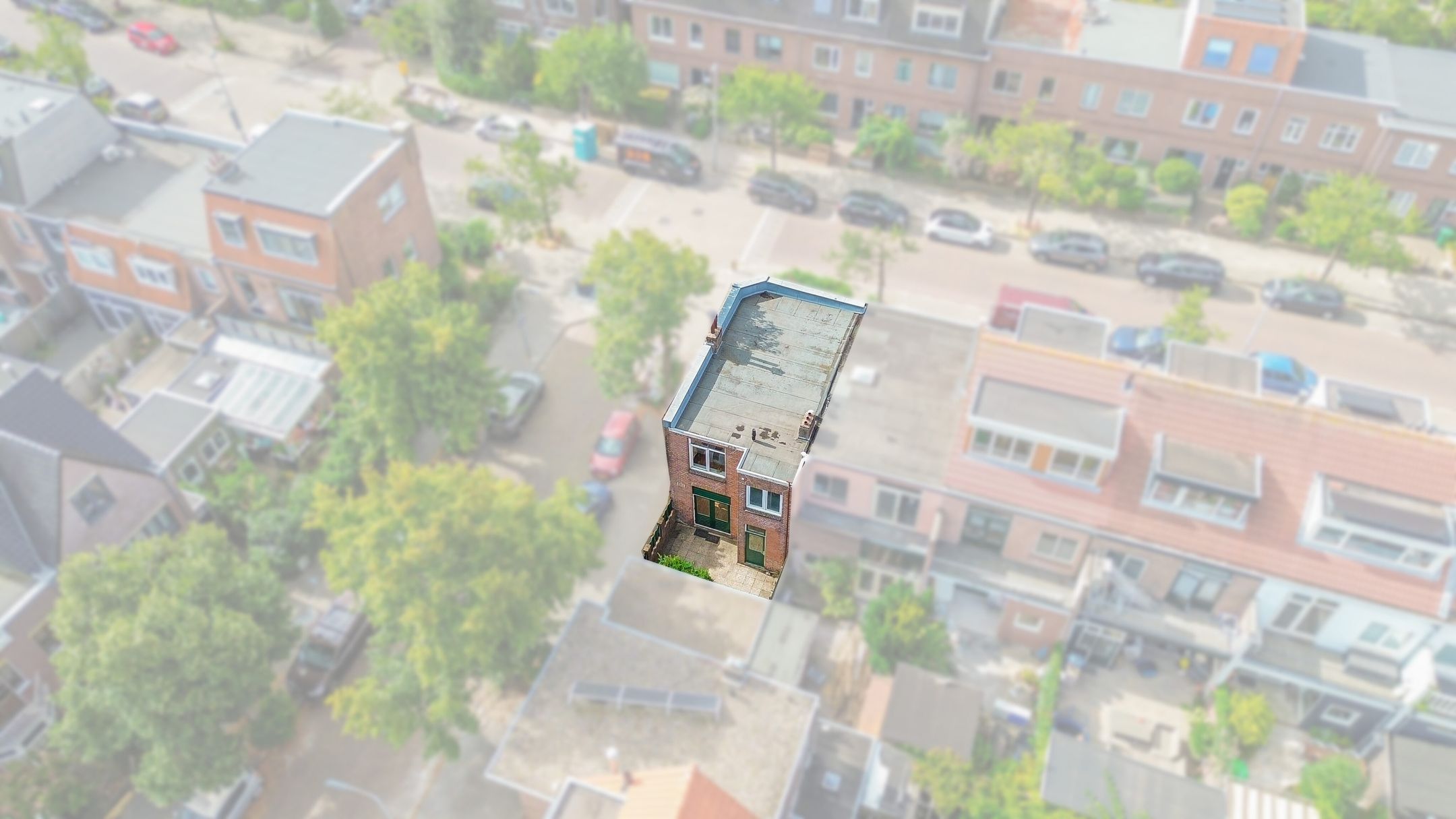 Photo 33 of Floresstraat 77