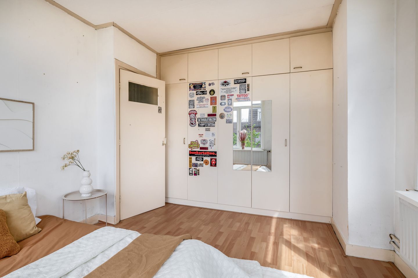 Photo 20 of Floresstraat 77
