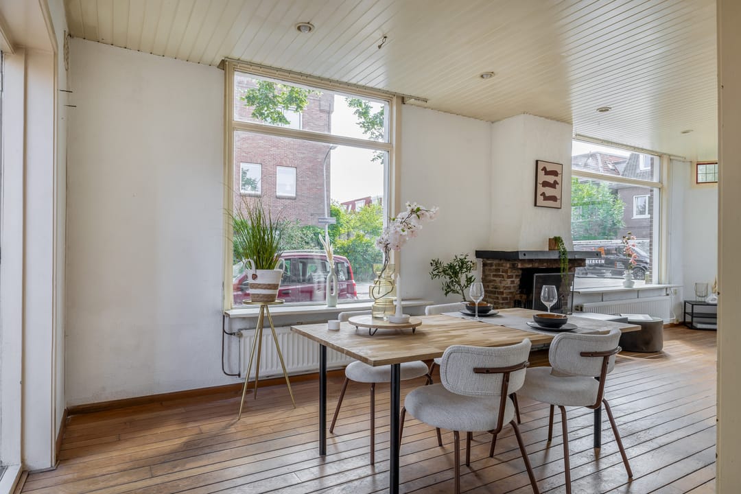 Photo 11 of Floresstraat 77