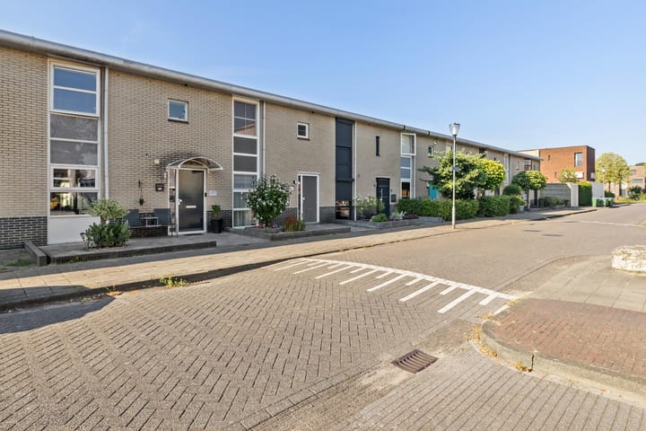 Tussenwoning te koop: Heideblauwtje 29, Breda