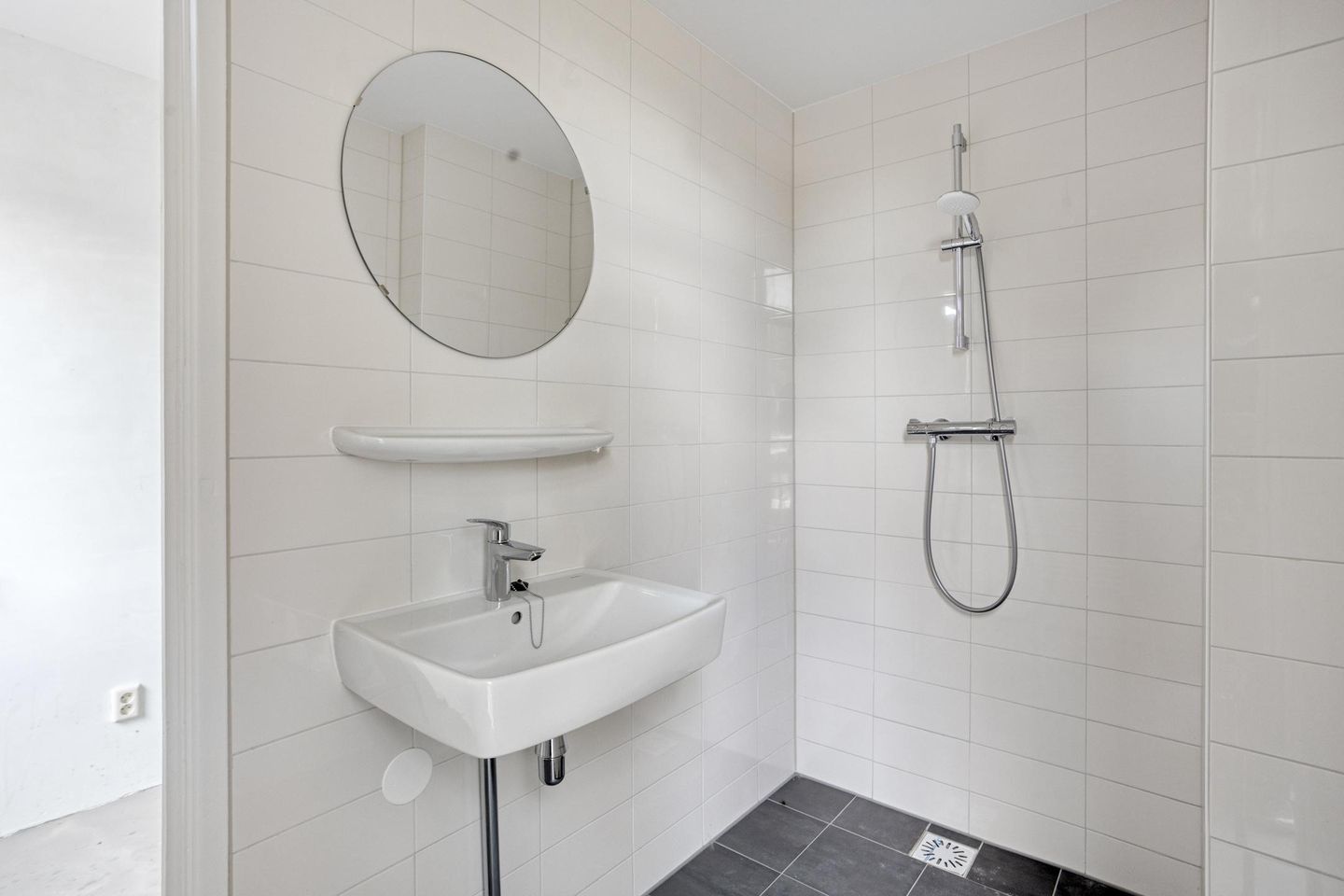Photo 19 of Van Mourik Broekmanstraat 7-2