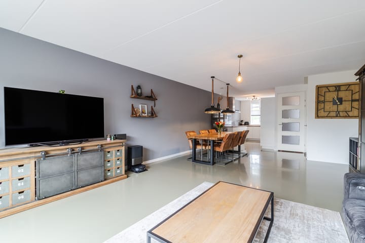 Hoekwoning te koop: Brink van Kruimeltje 5, Pijnacker