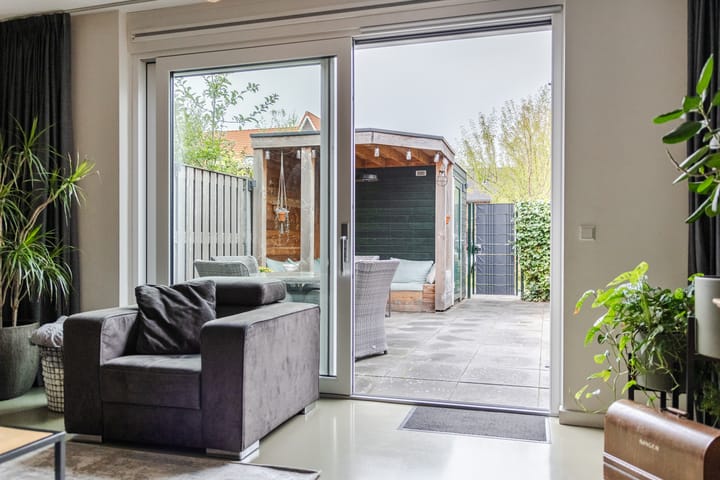 Hoekwoning te koop: Brink van Kruimeltje 5, Pijnacker