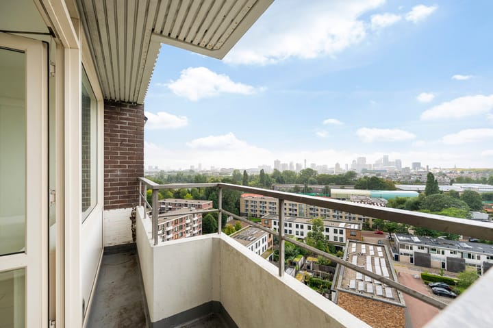 Studio te koop: Roggekamp 611, 'S-Gravenhage