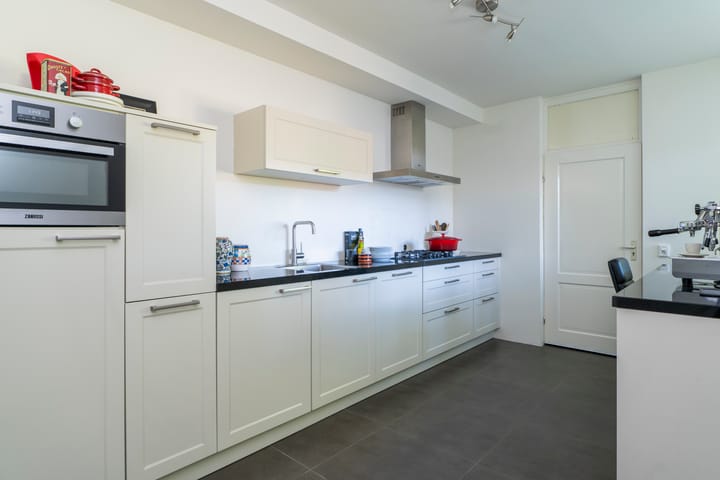Tussenwoning te koop: Kasteel Doorwerthstraat 17, Tilburg