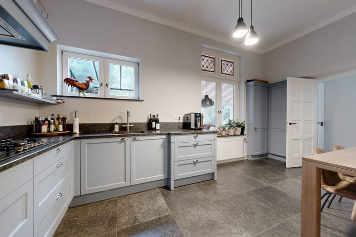 Photo 4 of Bisschop Hopmansstraat 5