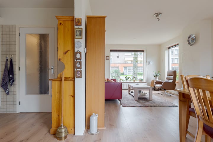 Hoekwoning te koop: Mr. P.J. Troelstralaan 200, Assen