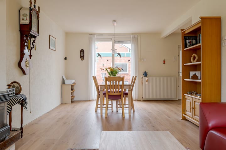 Hoekwoning te koop: Mr. P.J. Troelstralaan 200, Assen