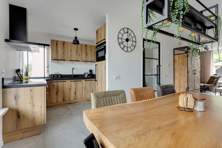 Tussenwoning te koop: Pluutstraat 22, Elburg