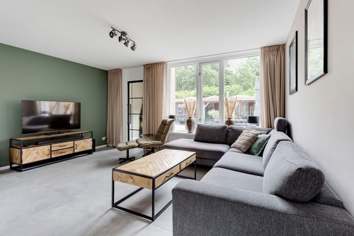 Tussenwoning te koop: Pluutstraat 22, Elburg
