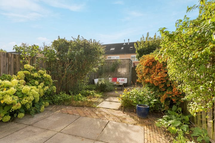 Tussenwoning te koop: Meidoornstraat 50, Almere