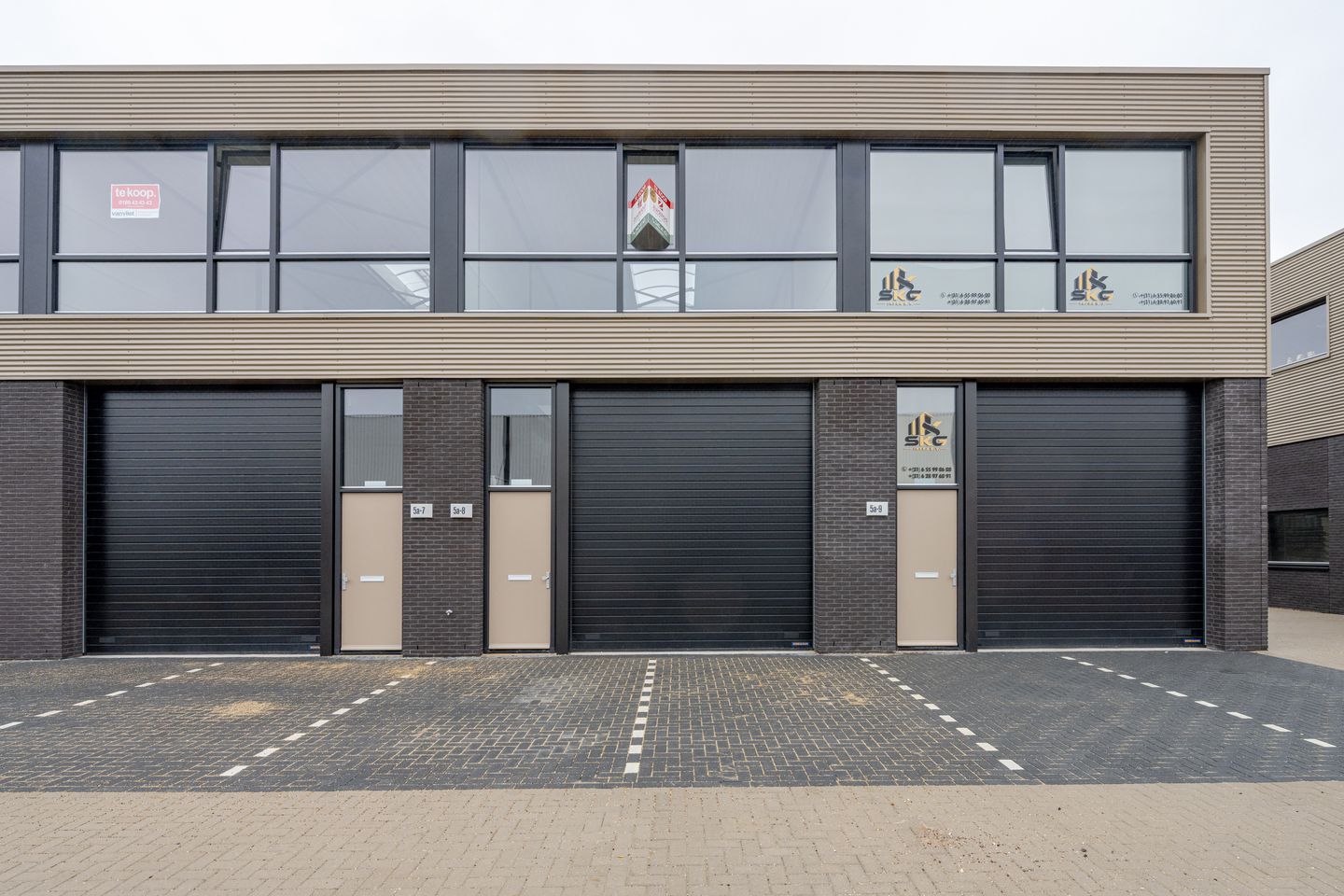 Bekijk foto 2 van Oosteinde 5-a8