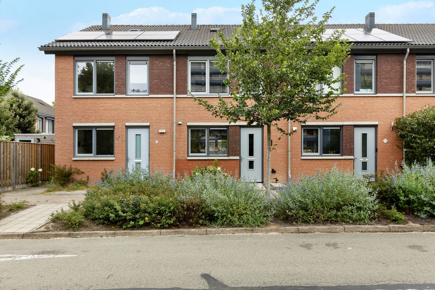 Photo 35 of Van der Hagenstraat 56