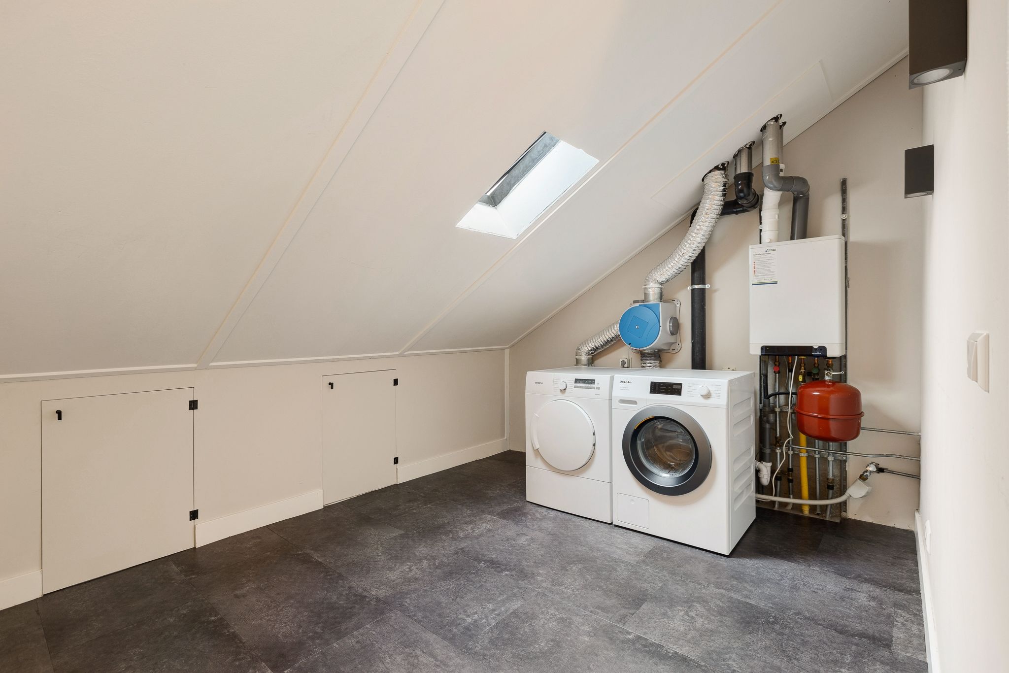 Photo 21 of Van der Hagenstraat 56