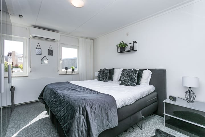 Twee-onder-één-kap te koop: Biesstraat 6, Brunssum